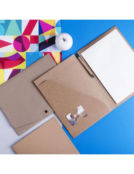 Carpeta porta documentos A4 Reading de cartón reciclado con solapas interiores PERSONALIZABLE