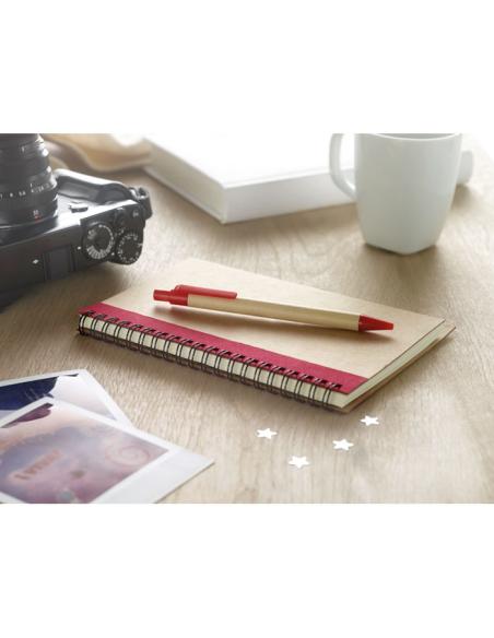 Libreta espiral Sarajevo de papel reciclado y boli de papel y ABS PERSONALIZABLE