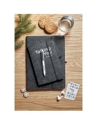 Libreta A5 con cubierta de fieltro RPET Worthing PERSONALIZABLE