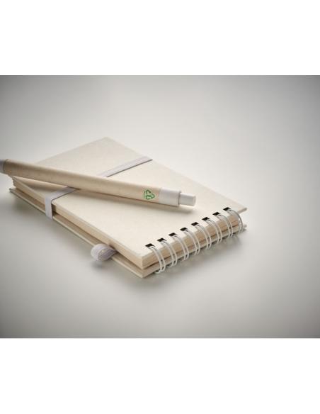 Libreta espiral A6 Montenegro con bolígrafo hecha con tetrabricks reciclados PERSONALIZABLE