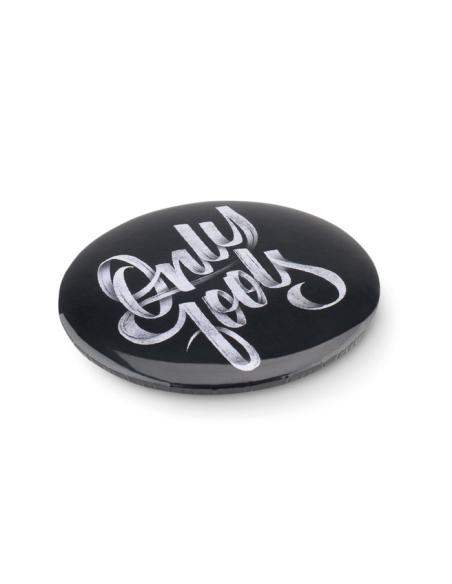 Chapa metálica clásica Katherine con aguja PERSONALIZABLE